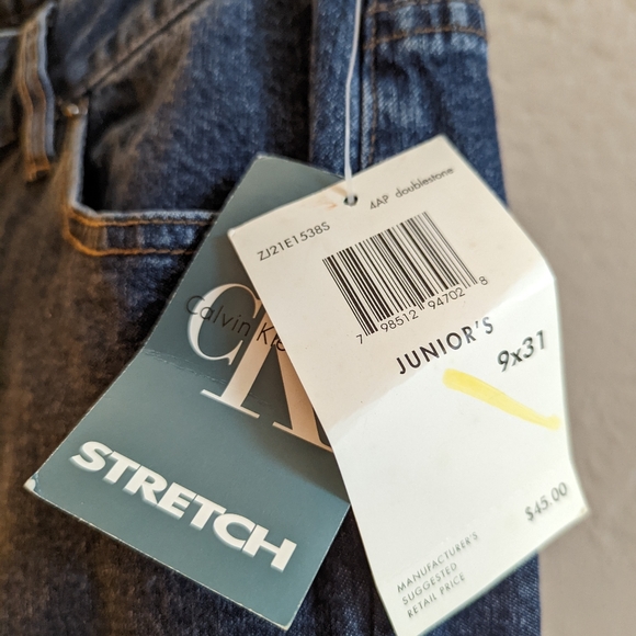 NWT Calvin Klein Jeans Juniors Size 9 Stretch Low Rise Slim Fit Flared Leg. - Picture 3 of 6